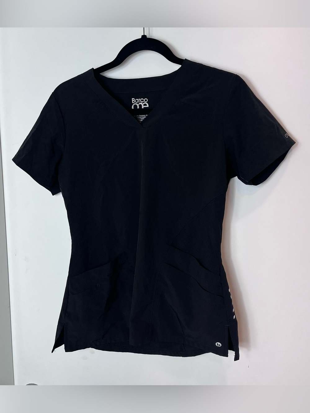 Barco One Women's Pulse V-Neck Scrub Top Nurse Uniform Black Small